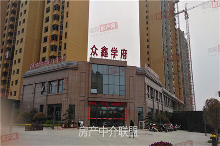 佛山小学附近书香雅居两室两厅带车库急售47万，有证可分期